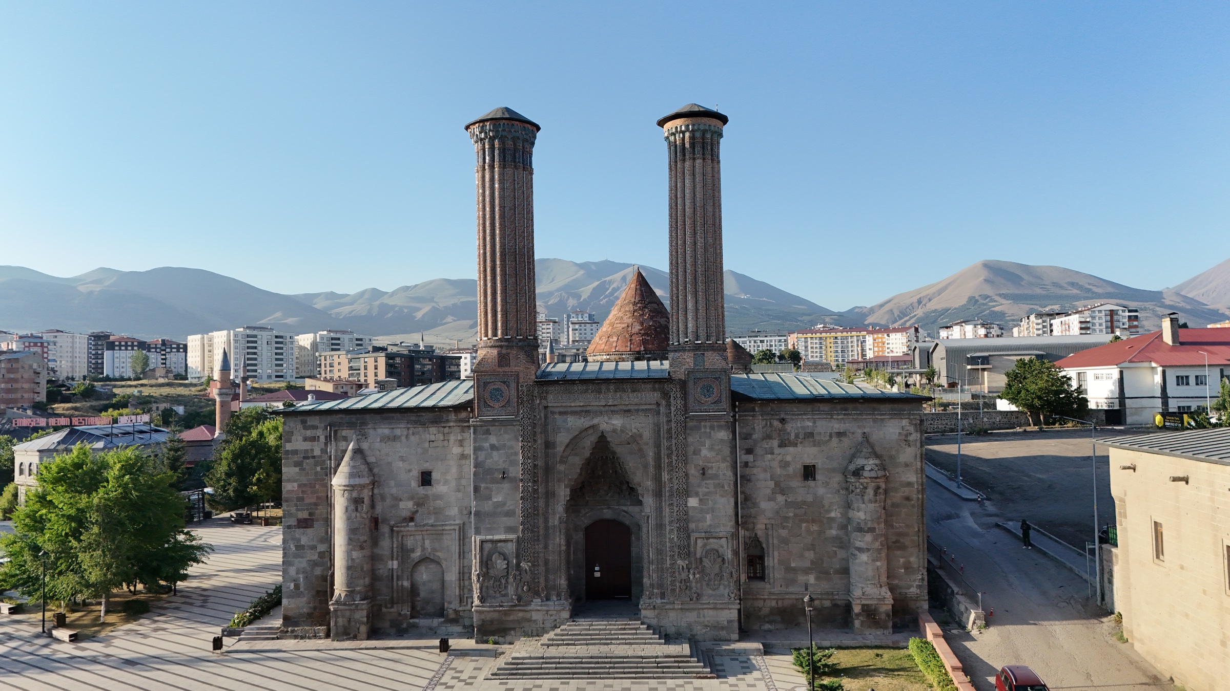 Çifte Minareli Medrese